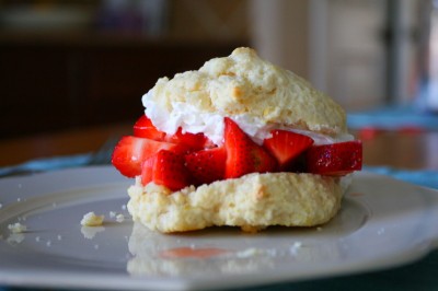 Lemon shortcake with strawberries