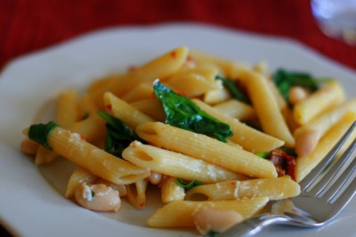 Penne with beans and spinach