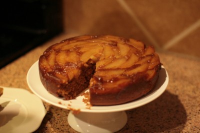 Gingerbread apple upside-down cake